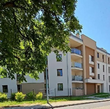 Kolejowa 16 *